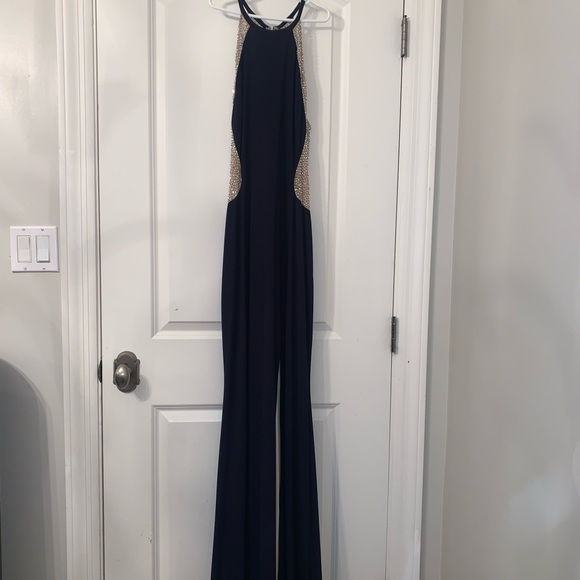 ESCAPE ILLUSION PROM/EVENING DRESS - Picture 3 of 9